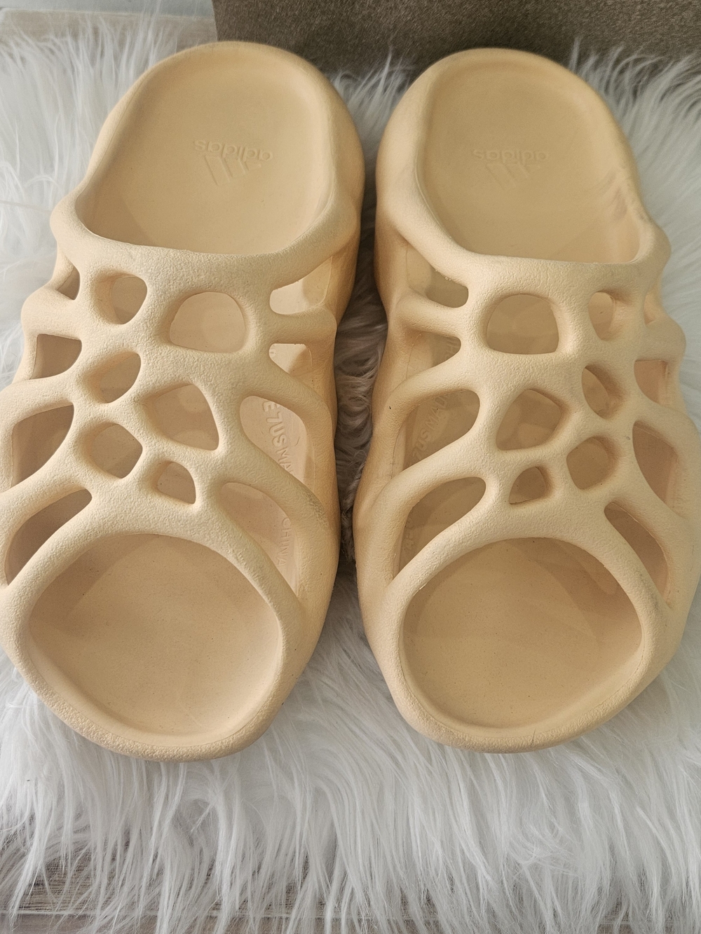adidas Yezzy Slide 450